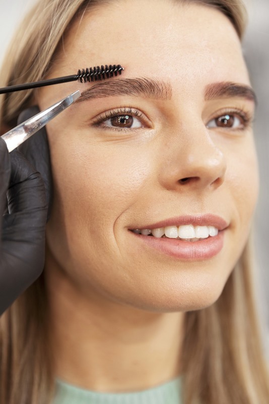 Brow artist